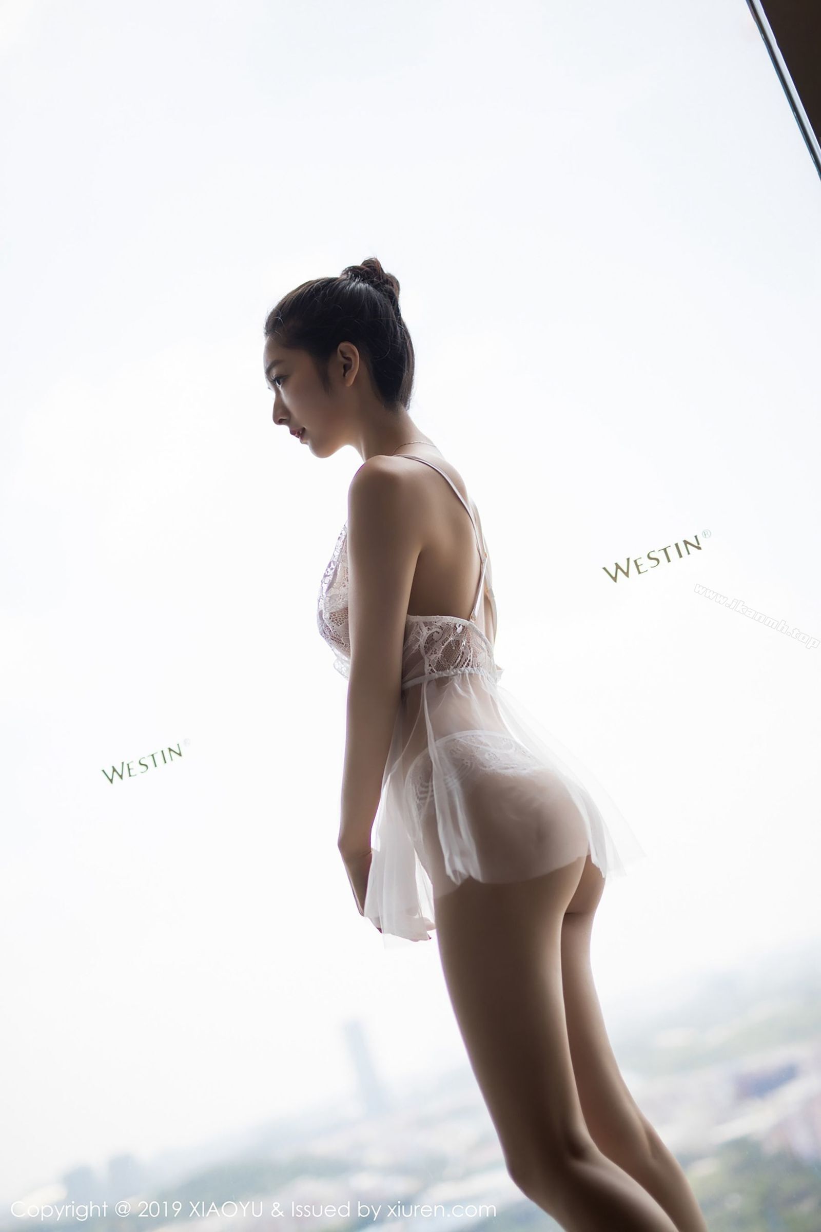 《性感写真（真人集）》漫画 现代薄纱性感与古典韵味旗袍相互碰撞的韵味，一展妩媚柔情