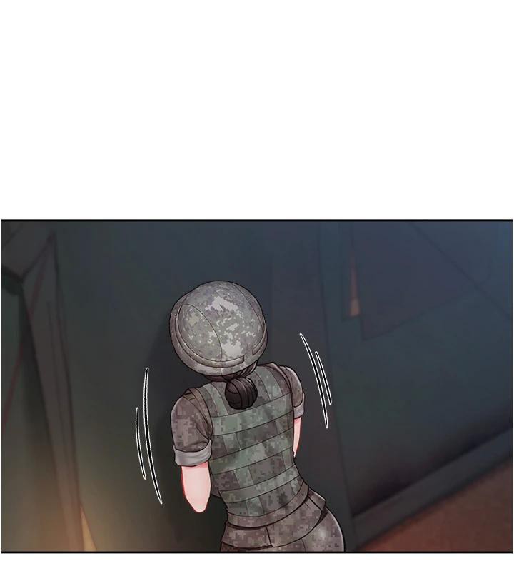 《報告女班長:一根突起》漫画 第29話-訓練中發情的女兵們