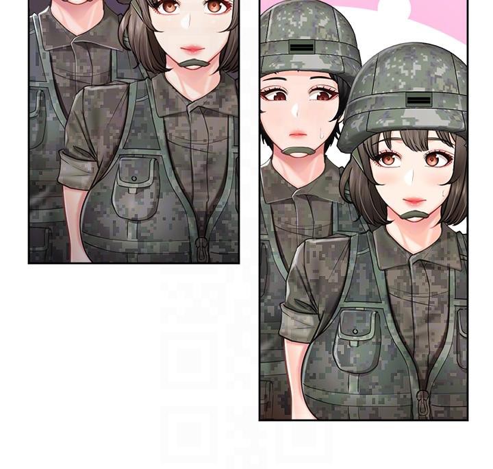 《報告女班長:一根突起》漫画 第29話-訓練中發情的女兵們