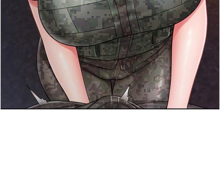 《報告女班長:一根突起》漫画 第29話-訓練中發情的女兵們