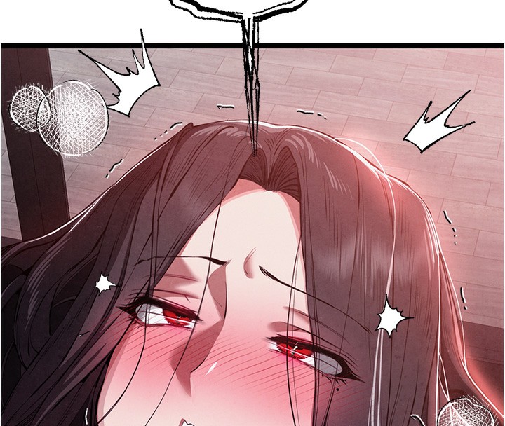 《初次深交，請多指教》漫画 第85話-跪著服務主人的母狗