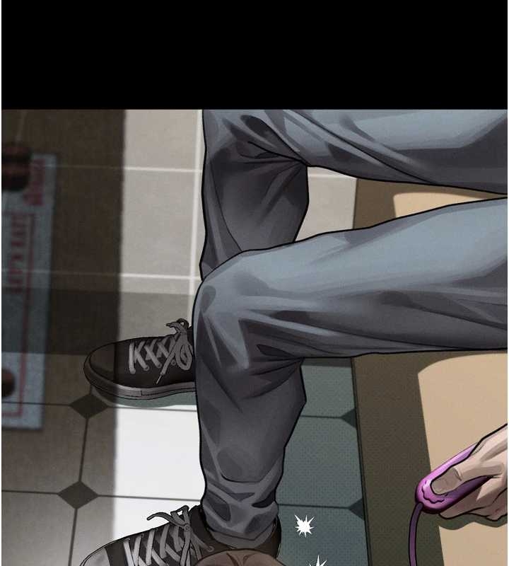 《堕落物语2》漫画 第37話-在公共場合賣騷的人母