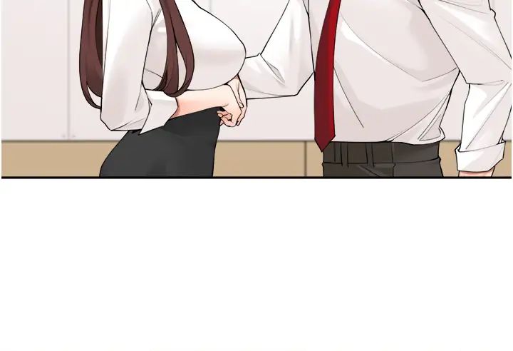 《工做狂女上司》漫画 第36話-在樓梯間密會