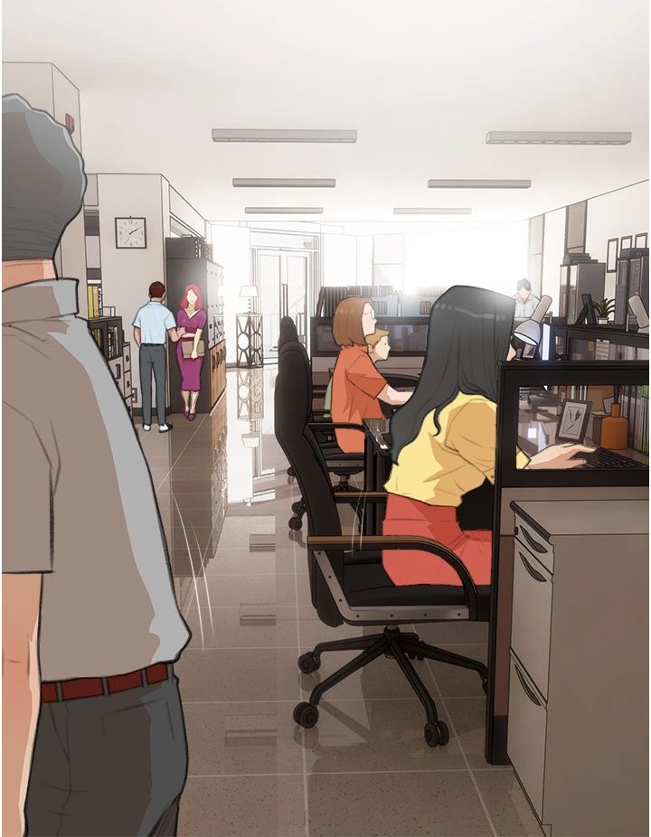 《糖果爸爸的搶婚大作戰》漫画 第30話-誘惑男員工的性感尤物