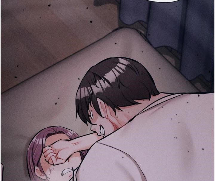 《選手村:母豬調教》漫画 第12話-用過的保險套是誰的?