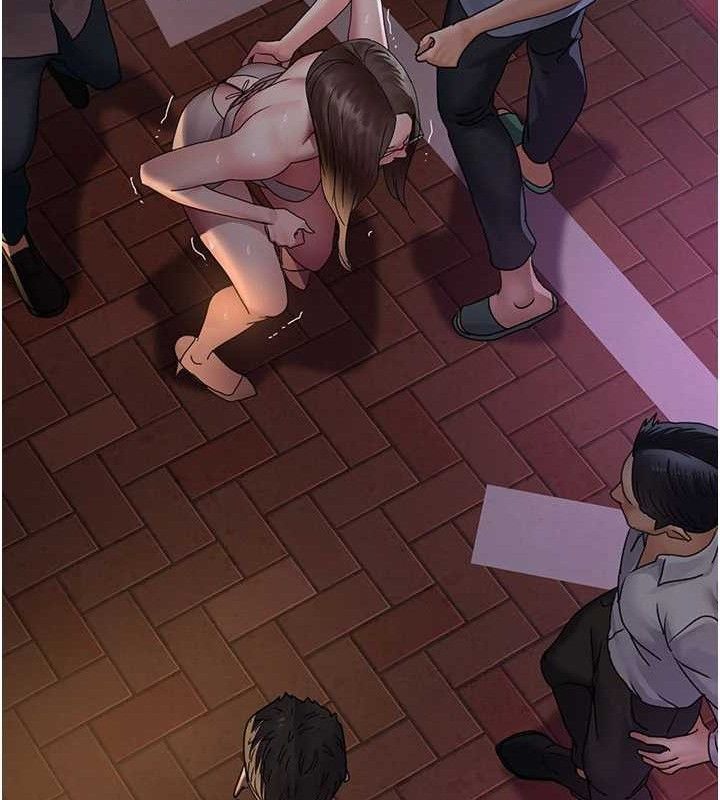 《夜間診療室》漫画 第105話-公園調教母狗♥
