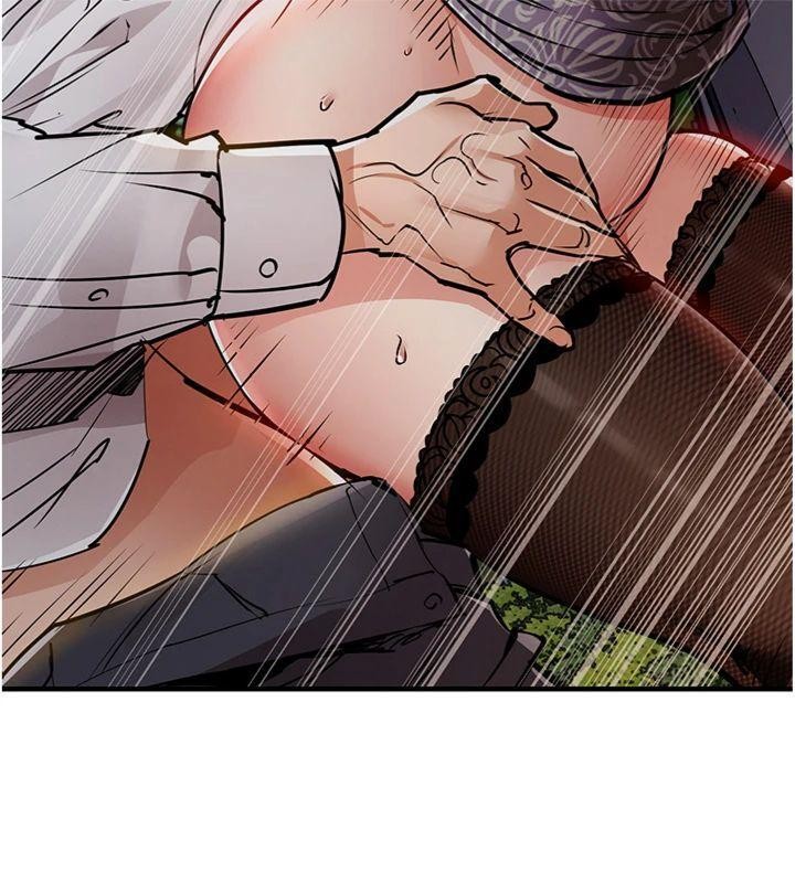 《衣錦還鄉》漫画 第32話-在老公面前被幹嗨的人妻